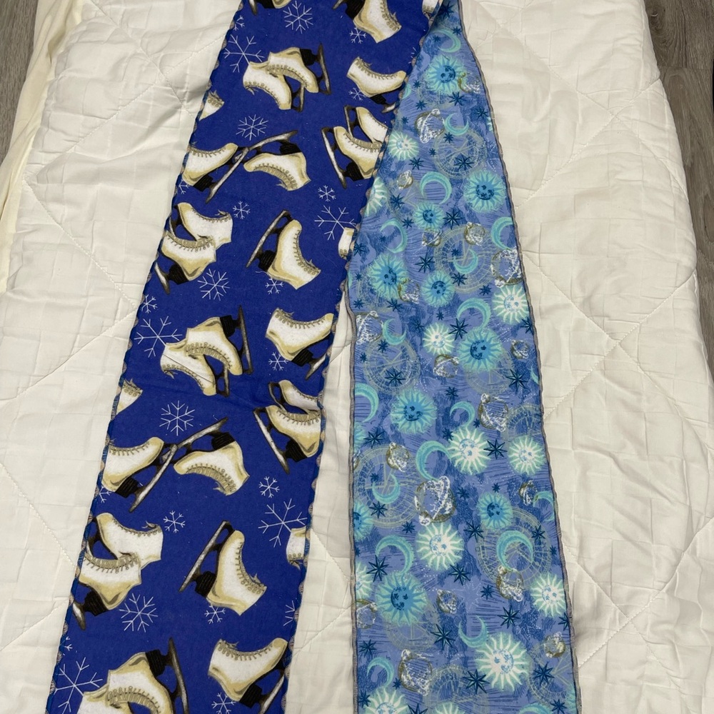 Long flannel scarf, ice skate print